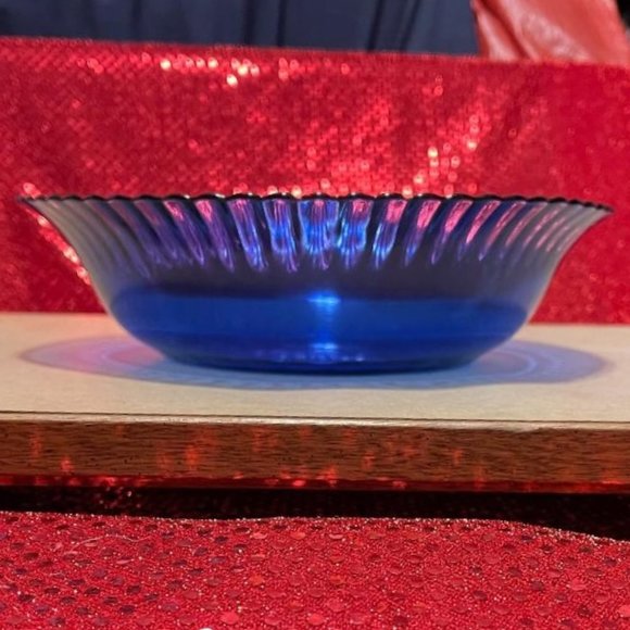 GORGEOUS COLOREX SCALLOPED / FLUTED 9 1/2" SERVING BOWL COBALT BLUE DISH BRAZIL - Picture 2 of 9